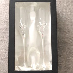 Mr. and Mrs. 8oz. Champagne flute set!